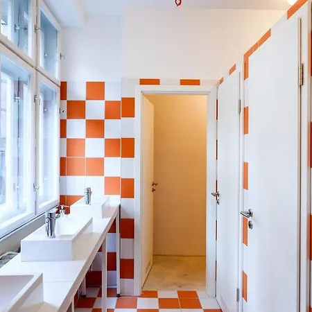 Essential * Budapest