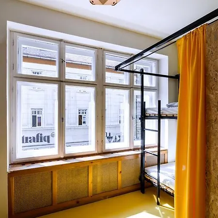 Essential * Budapest