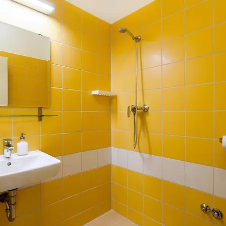 Essential * Budapest