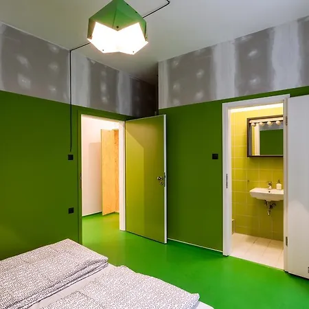 Essential * Βουδαπέστη